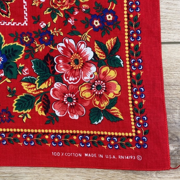 Vintage Red‎ Floral Cotton Bandanna - Picture 3 of 8